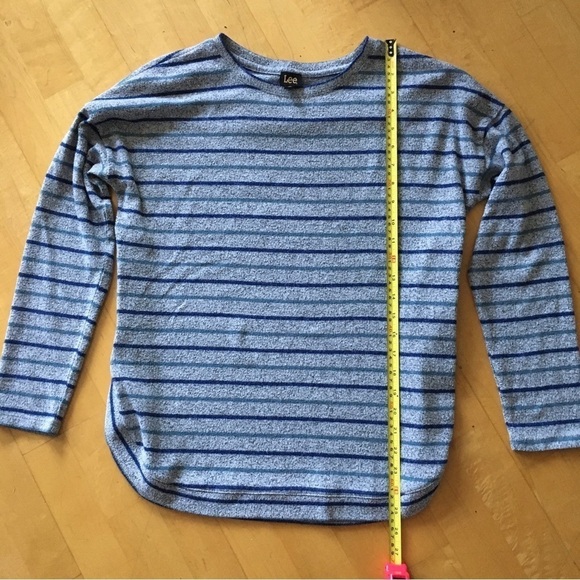 LAST CHANCE! LEE Striped, Lightweight Knit Top, Soft, Cozy, Size M - Picture 10 of 12